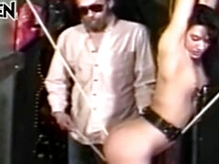 Bondage discipline sadomasochisme, Gebondenheid, Klein, Ouderwets, Geschoren, Tieten likken, Speelgoed, Oud