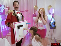 Gros seins, Sucer une bite, Brunette brune, Queue, Suçant, Tabou, Adolescente, Plan cul à trois