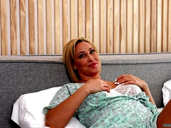 Gros seins, Sucer une bite, Femme couguar, Tir de sperme, Famille, Fétiche, Pov, Belle mère