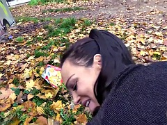 Leie, Blasen, Handjob, Im freien, Pov, Öffentlich, Realität, Tätowierung