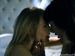 Поза 69, Спальня, Блондинки, Джинсы, Лесбиянка, Пирсинг, Киски, Сиськи