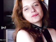 Béant, Branlette thaïlandaise, Masturbation, Rousse roux, Rasée, Adolescente, Nénés, Jouets