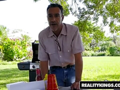 18 jaar, Blond, Sperma in gezicht, Hardcore, Hd, Buiten, Klein, Tiener