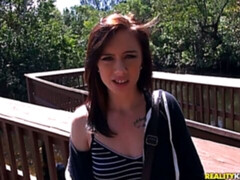 Blasen, Auto, Hundestellung, Dürr, Entkleiden, Tätowierung, Jungendliche (18+), Titten