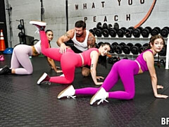 18 jaar, Grote lul, Grote mammen, Pijpbeurt, Hondjeshouding, Groep, Gezichtspunt, Tiener