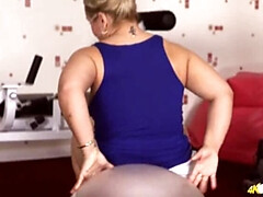 Blonde, Seins naturels, Nénés