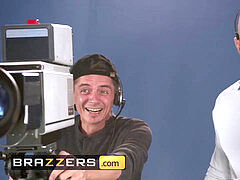 Gros cul, Grosse bite, Sucer une bite, Brunette brune, Fille latino, Mère que j'aimerais baiser, Plan cul à trois, Nénés