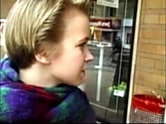 Enthousiasteling, Grote mammen, Seksspeelgoed, Vingeren, Harig, Masturbatie, Rijpe lesbienne, Oud