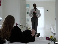 Black Monster cock rails a white anal