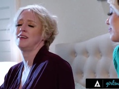 Большая жопа, Пальцем, Хд, Огромные размеры, Мастурбация, Мамочка, Страпон, Сиськи