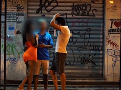 Anaal, Man die toekijkt, Dubbele penetratie, Vriendin, Hardcore, Latijnse vrouw, Trio, Tieten likken