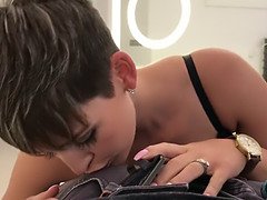 Mooi, Grote mammen, Oudere vrouw, Hakken, Huisgemaakt, Moeder, Stiefmoeder, Tieten likken