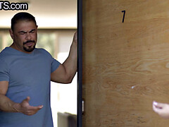 18 años, Anal, Tetas grandes, Mamada, Garganta profunda, Pajear, Transexual, Adolescente