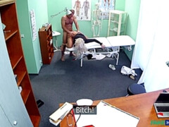 Arts, Vingeren, Handbeurt, Likken, Verpleegster, Kut duiken, Uniformpje, Bekijker