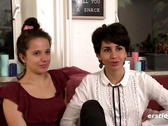 Любители, Красотки, Большие сиськи, Брюнетки, Грудастые, Лесбиянка, Натуральные сиськи, Киски