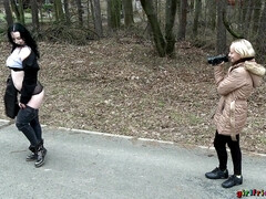 Stiefel, Tschechisch, Freundin, Jeans, Lesbisch, Natürlichen titten, Piercing, Hintern versohlen