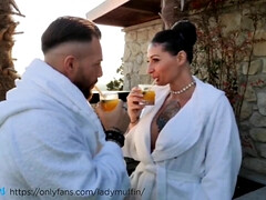 Любители, Большие сиськи, Знаменитости, Экстремальный секс, Итальянки, Писсинг, На публике, Сквиртинг