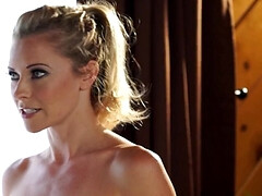 Поза 69, Большие сиськи, Эротика, Сидя на лице, Лесбиянка, Лизание, Массаж, Киски