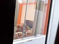 Grosser arsch, Braunhaarige, Betrug, Latina, Orgasmus, Zierlich, Titten, Spanner