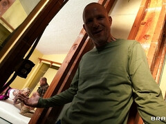 Grosser schwanz, Schwarz, Blondine, Hardcore, Interrassisch, Muschi, Flotter dreier