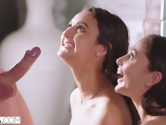 Arschlecken, Blasen, Schwanz, Orgasmus, Reiten, Weibliche ejakulation, Flotter dreier, Titten