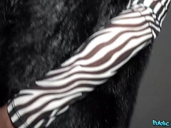 Большой член, Большие сиськи, Блондинки, Минет, Глубокая глотка, На публике, Наездница, Чулки