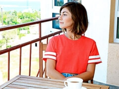 Amateur, Chambre à dormir, Grosse bite, En levrette, Seins naturels, Maigrichonne, Adolescente, Nénés