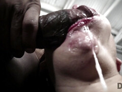 Большой член, Ботинки, Брутальный секс, Сперма на лице, Затыкание рта, Межрасовый секс, Русские, Сиськи