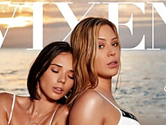 Grosser schwanz, Grosse titten, Hundestellung, Frau frau mann, Lecken, Dürr, Jungendliche (18+), Flotter dreier