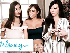 18 летние, Хд, Милф, Натуральные сиськи, Крошечные, Втроем, Сиськи, Подглядывание