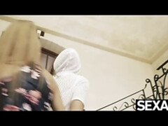 18 jahre, Grosse titten, Braunhaarige, Kitzler, Gesichtssitzen, Fingern, Natürlichen titten, Orgasmus