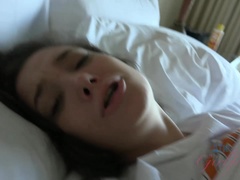 Amateur, Brunette brune, Pov, Chatte, Maigrichonne, Dénudage, Nénés, Sous la jupe