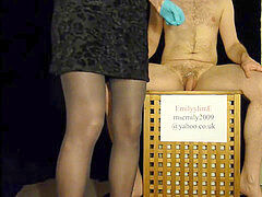 Amateur, Bondage domination sadisme masochisme, Homme nu et filles habillées, Femme dominatrice, Branlette thaïlandaise