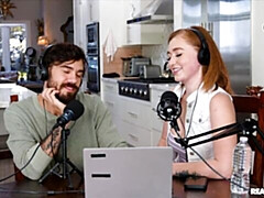 Grosse bite, Noire, En levrette, Pov, Rousse roux, Cheveux courts, Maigrichonne, Adolescente