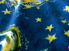 18 jaar, Enthousiasteling, Pijpbeurt, 1 man 2 vrouwen, Hardcore, Masturbatie, Kousen, Tieten likken