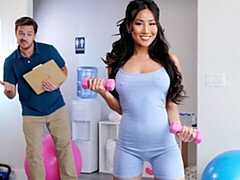 Asiatisch, Grosser arsch, Grosser schwanz, Grosse titten, Blasen, Braunhaarige, Hundestellung, Titten