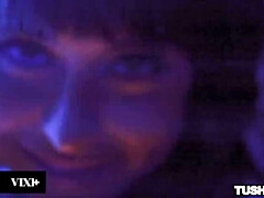 Anal, Cul, Sucer une bite, Brunette brune, Gorge profonde, Faciale, Doigter, Poilue