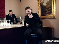 Grote mammen, Blond, Pijpbeurt, Sperma shot, Hakken, Kut duiken, Russisch, Geschoren