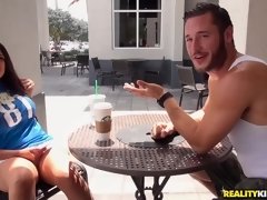 Cul, Nana, Sucer une bite, Brunette brune, Rondelette, Queue, Hard, Rasée