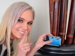 Blonde, Sucer une bite, 2 femmes 1 homme, Branlette thaïlandaise, Hard, Tatouage, Adolescente, Plan cul à trois