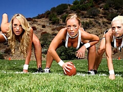 Большие сиськи, Пальцем, Лесбиянка, Мастурбация, Киски, Бритые, Стриптизерша, Молоденькие