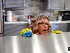 18 ans, Gros cul, Sucer une bite, Mère que j'aimerais baiser, Maman, Chatte, Adolescente, Plan cul à trois