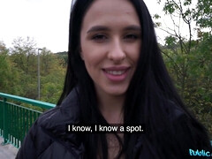 Verga grande, Tetas grandes, Morena, Sexo duro, Al aire libre, Perforación, Público, Realidad