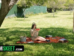 Armee, Grosser arsch, Spermaladung, Handjob, Hd, Küssen, Lecken, Muschi