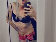Grosse bite, Sucer une bite, Fétiche, Hard, Lingerie, Transsexuelle, Tatouage, Nénés