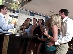 Grosse bite, Blonde, Sucer une bite, Faciale, Groupe, Léchez, Orgasme, Orgie