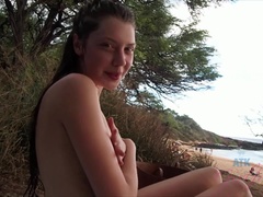 Amateur, Playa, Bikini, Morena, Penetracion con dedos, Gafas, Desnudo, Tetas