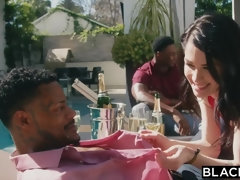 Большой член, Брюнетки, Глубокая глотка, Член, Межрасовый секс, Киски, Наездница, Сиськи