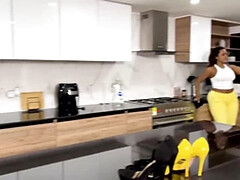 Enthousiasteling, Grote kont, Pijpbeurt, Rondborstig, Hd, Keuken, Moeder die ik wil neuken, Rijden