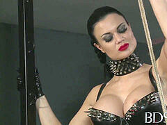 Británico, Dominacion femenina, Esclavo, Nalgadas, Atada